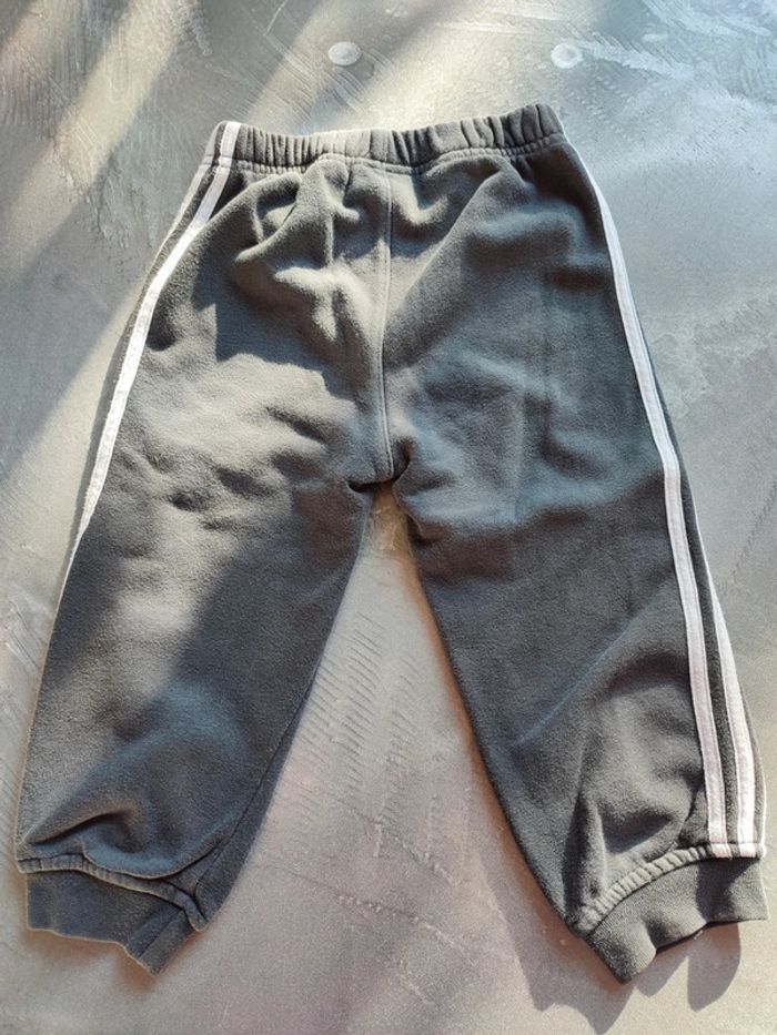 Jogging adidas 18mois - photo numéro 2