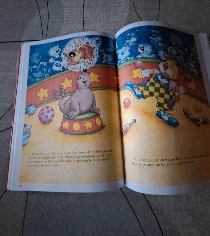 Lot livres de  contes de dessins animés NEUFS pour enfants - photo numéro 13