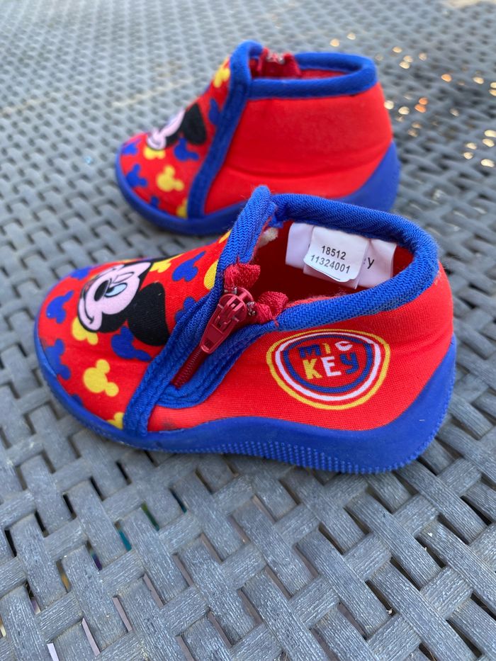 Chaussons  Mickey neufs 19 - photo numéro 3