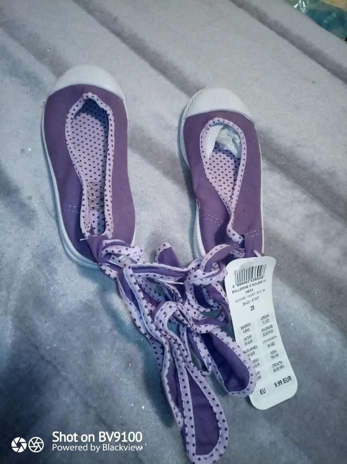 Chaussure neuve pointure 28 tape à l'oeil - photo numéro 3