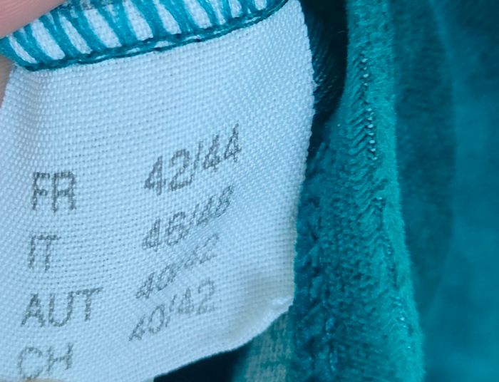 Pull Damart taille 42/44 - photo numéro 3