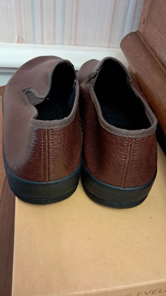 Chaussons 39 NEUFS - photo numéro 5