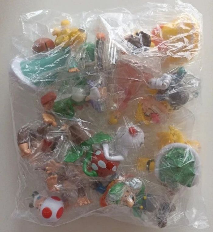 Lot de 18 Figurines Mario. Neuf - photo numéro 2