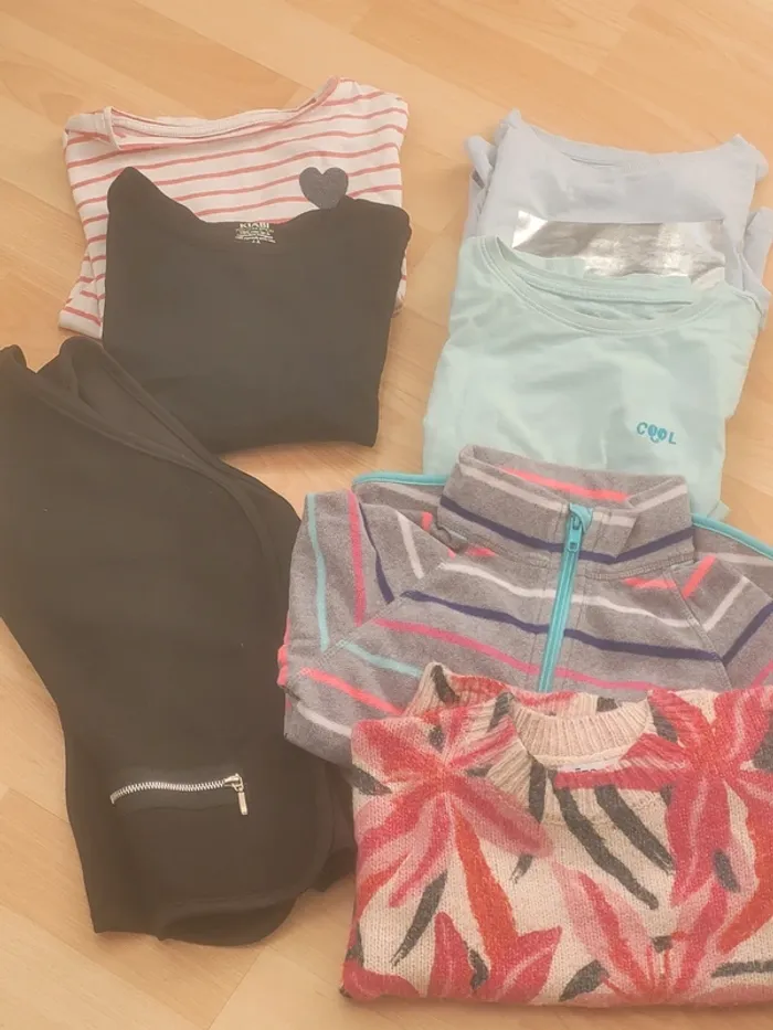 Lot vêtements 6ans fille thsirt,pull,veste