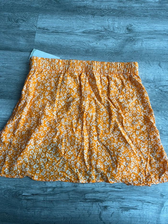Jupe fleurie neuve Bershka L - photo numéro 3