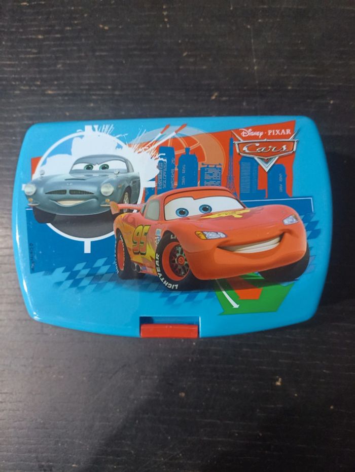 Boite a goûter cars