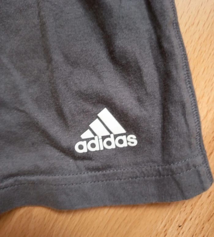 Short Adidas 18 mois - photo numéro 2