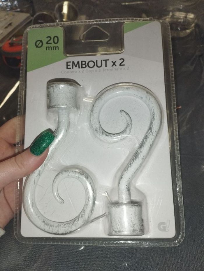 Embout tringle a rideau