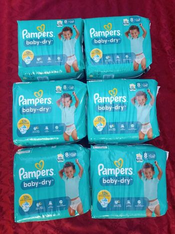 Lot de six paquets de couches Pampers baby-dry T8 taille 8