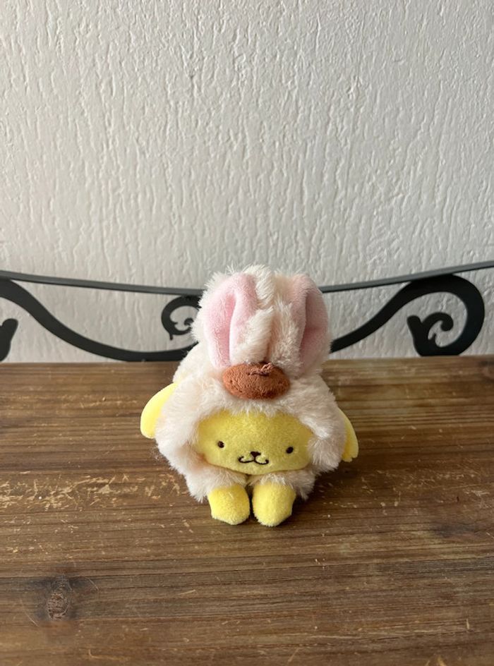 Petite peluche Sanrio lapin Pompompurin de Taiwan 15x14cm