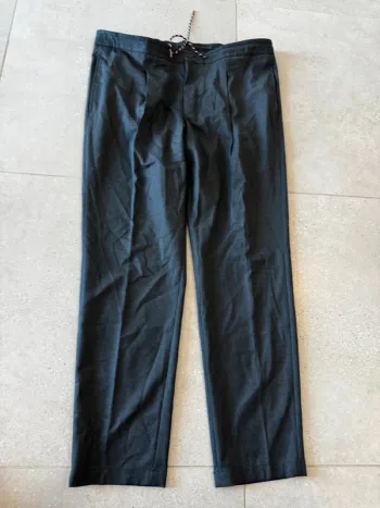 Pantalon noir Strellson, très bon état, taille 54 50x105cm