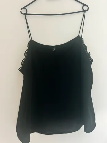 Débardeur noir à dentelle taille 2XL