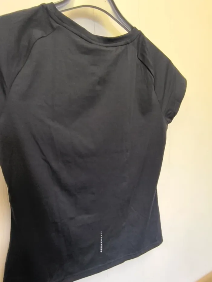 1000000100167 tee shirt de sport s - photo numéro 2