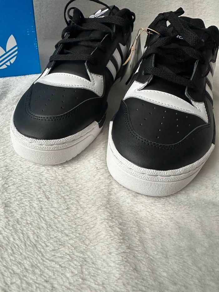 Chaussures adidas rivalry low noir neuf taille 41 1/3 - photo numéro 7