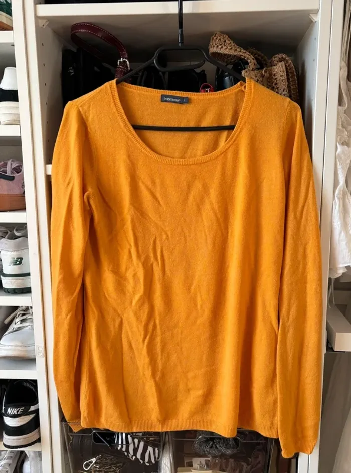 Pull col rond jaune orangé