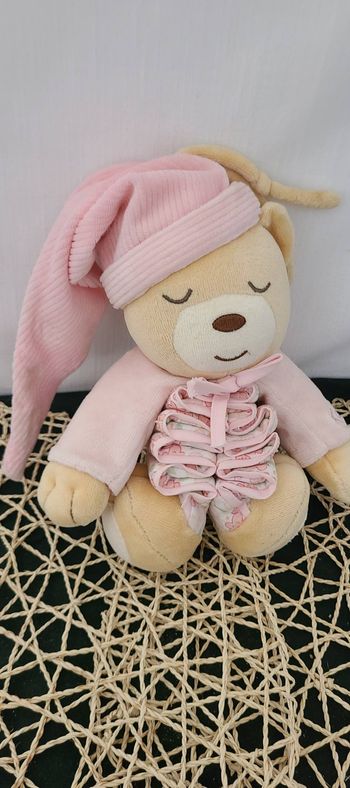 Peluche doudou musical Accordéon Ours Bonnet Kaloo
