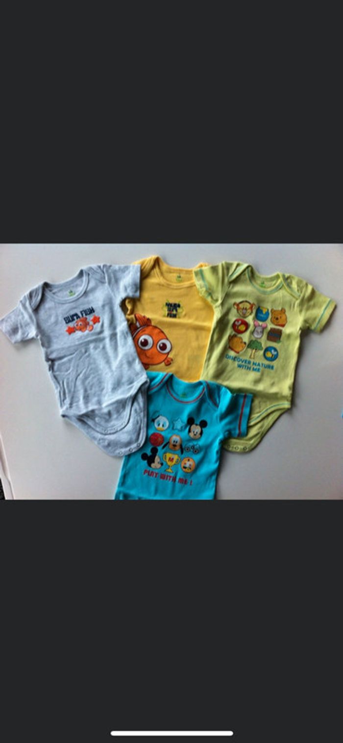 Bodies manches courtes Disney jamais portés 9 mois