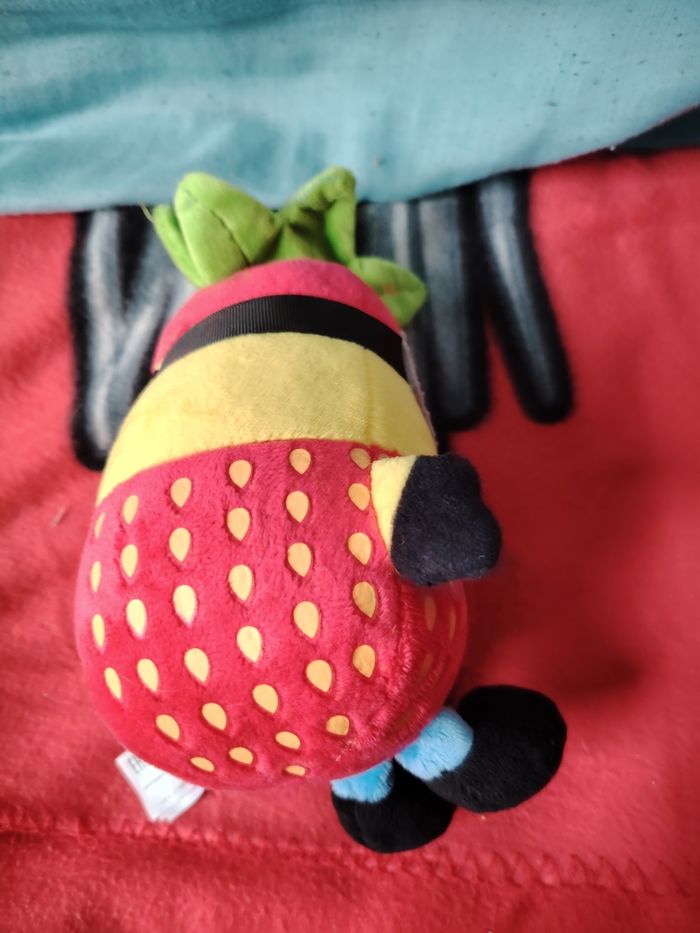 Peluche mignon fraise - photo numéro 2