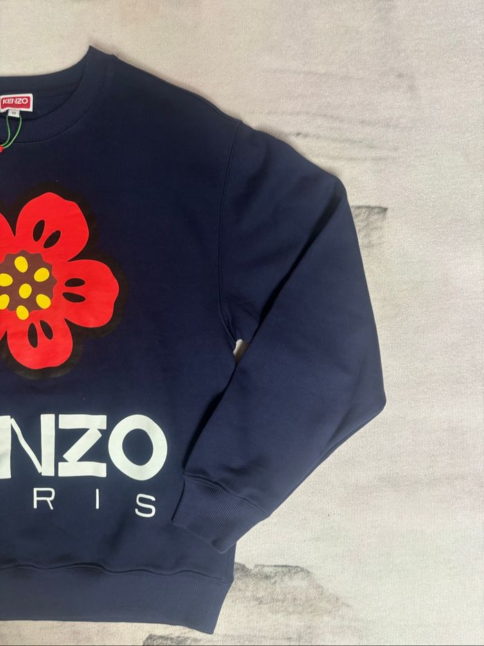 Sweat Kenzo taille M bleu marine logo imprimé fleurs rouge/jaune - photo numéro 7