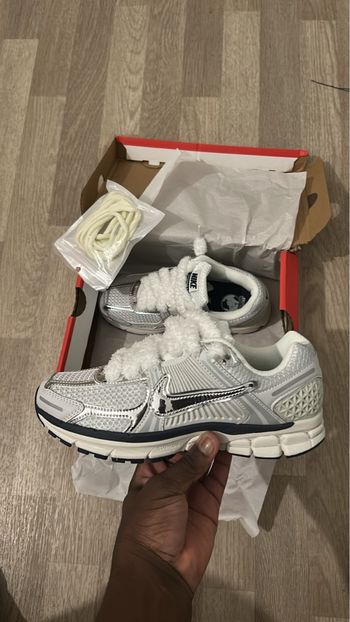 Nike vomero 5