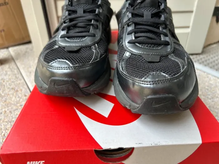 Chaussures baskets homme Nike v2k run taille 47 - photo numéro 4