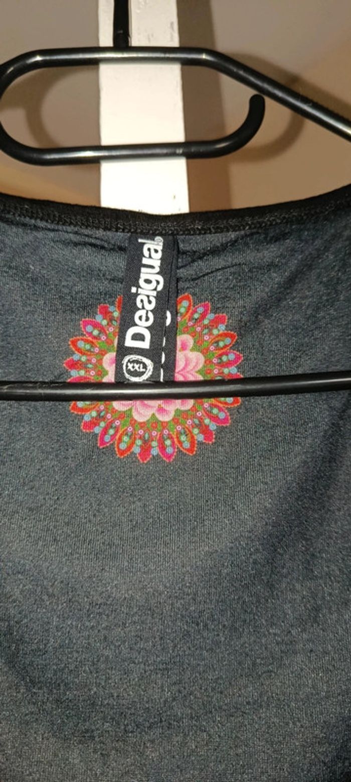 Thee shirt Desigual neuf - photo numéro 2