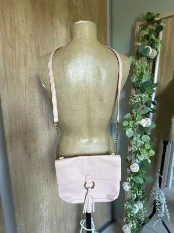 Joli sac bandoulière avec chaîne dorée femme