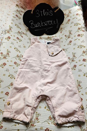 Combinaison taille 3 mois Burberry