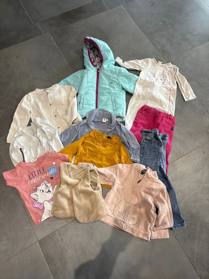 Lot de vêtements filles 23 mois -2 ans