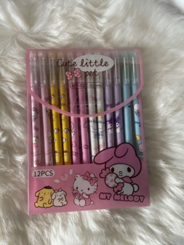 Lot 12x stylos sanrio