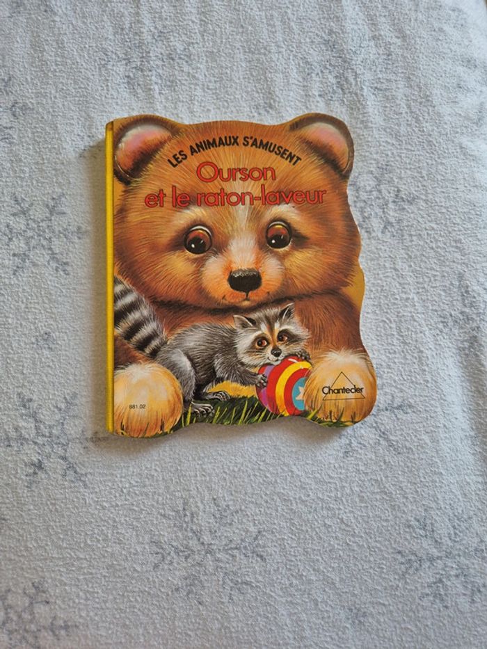 Livre "vintage" ourson et la raton laveur