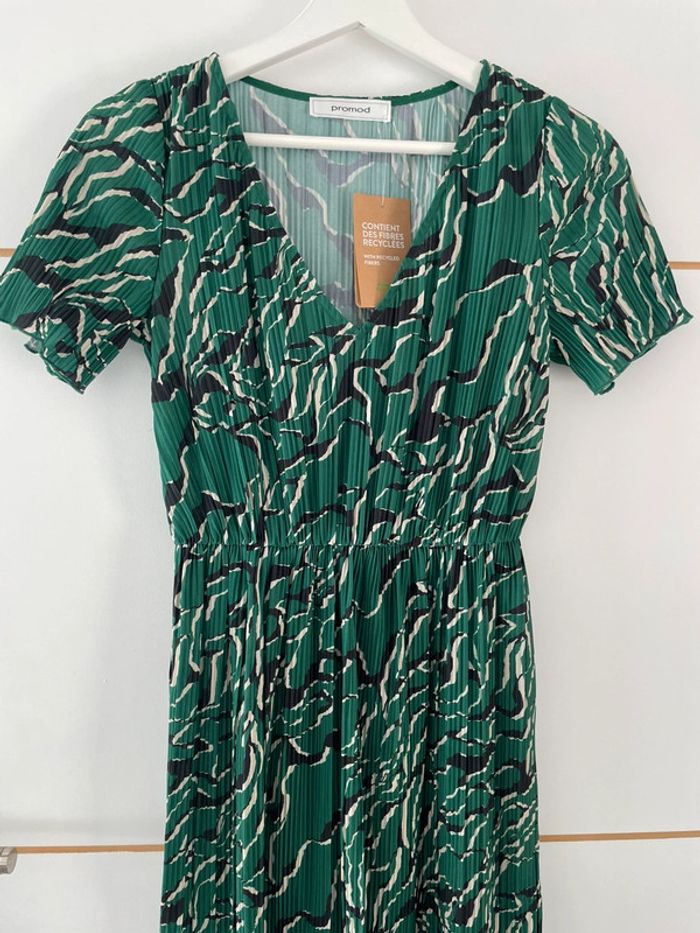 Robe verte plissée XS Promod - photo numéro 3