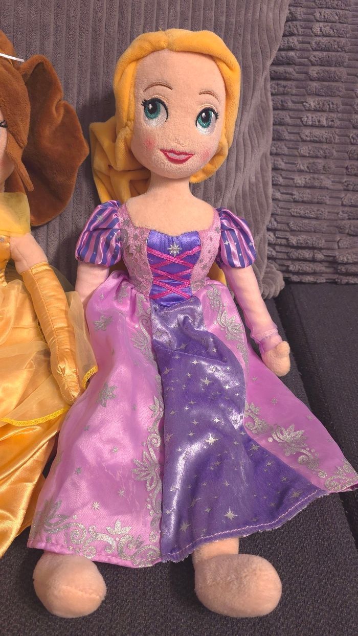 🤩🩷⚘️Poupées peluches , disneyland paris belle et raiponce (ferme) 🩷🤩⚘️ - photo numéro 10