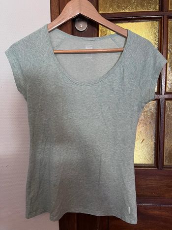 T-shirt Décathlon taille M