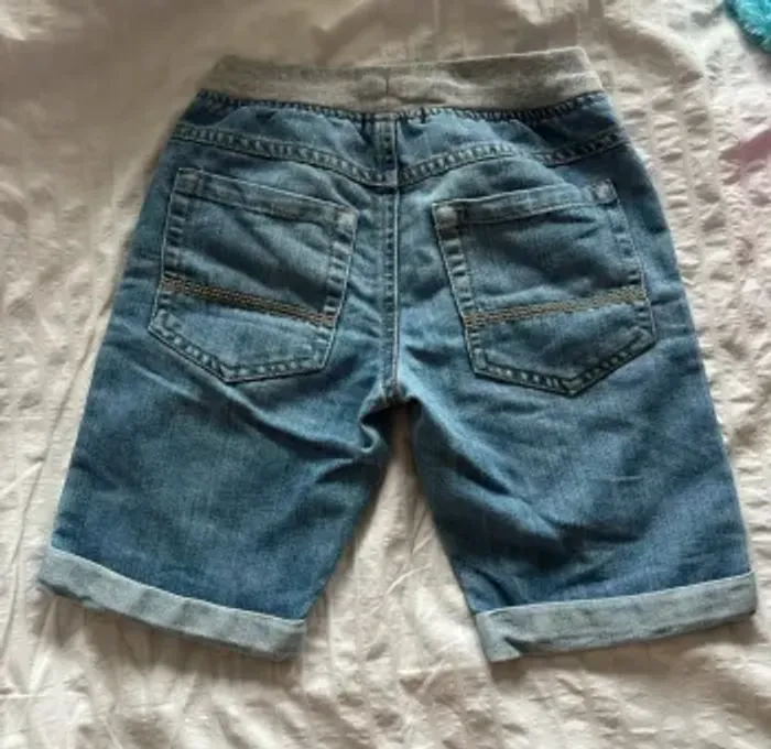 2 short Taille 8 ans - photo numéro 2