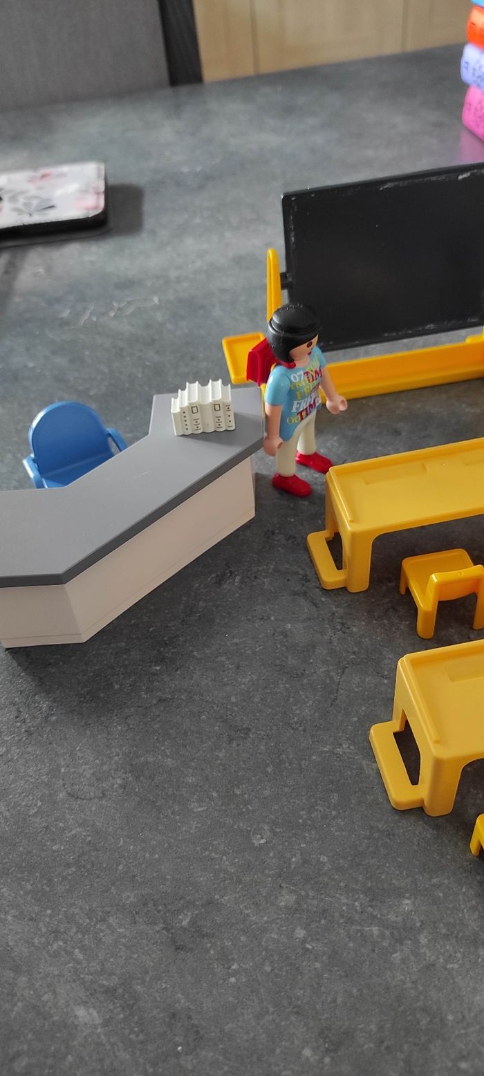 (B23) Playmobil salle de classe jaune - photo numéro 3