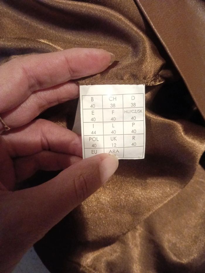 Mini-jupe en cuir taille 40 - photo numéro 11