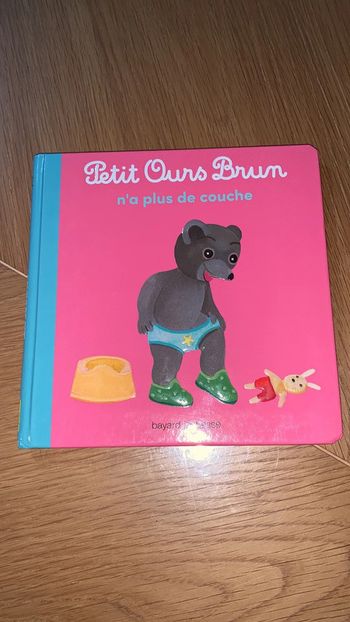 Livre petit ours brun