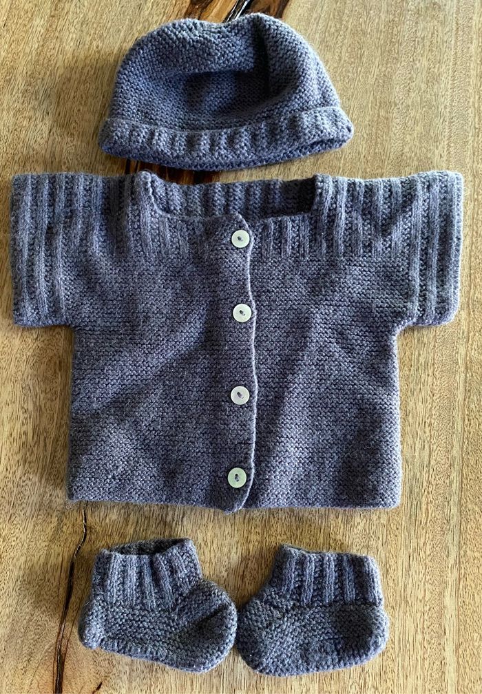 Ensemble, bonnet, chaussettes, gilet