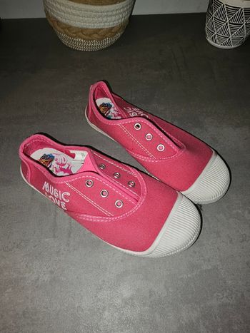 Chaussures fille neuve p35
