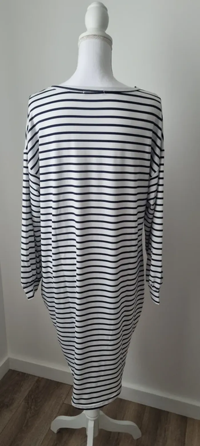 Robe rayée marine - photo numéro 2