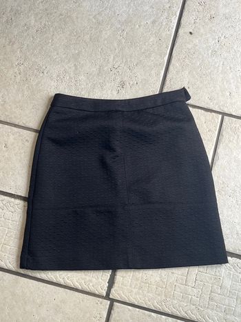 Jupe noir relief 34