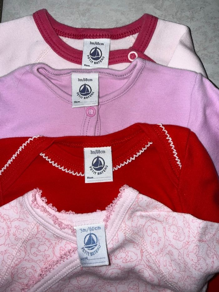 Lot de 4 bodies petit bateau taille 3 mois TBE - photo numéro 2