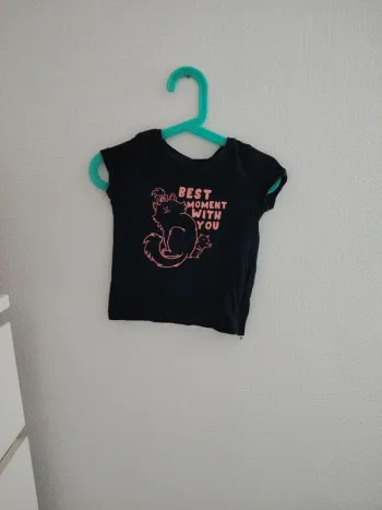 T-shirt petit chat  neuf taille 3 ans