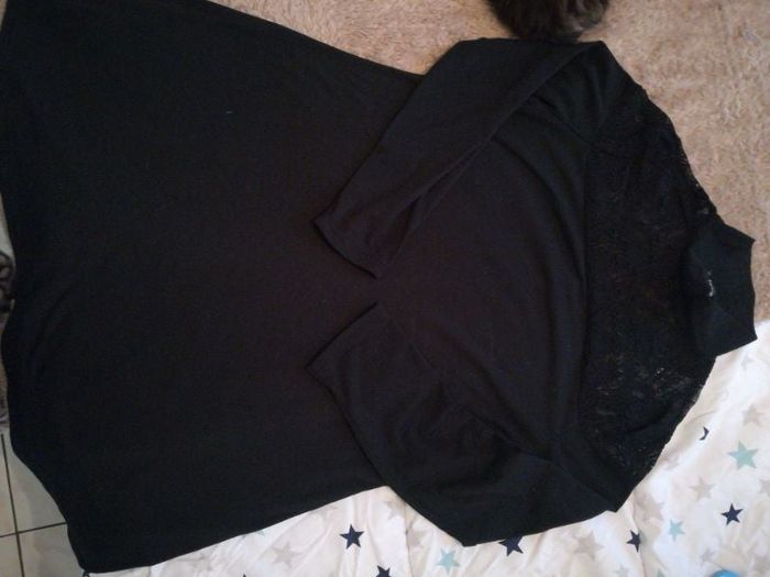 Robe noir à dentelle