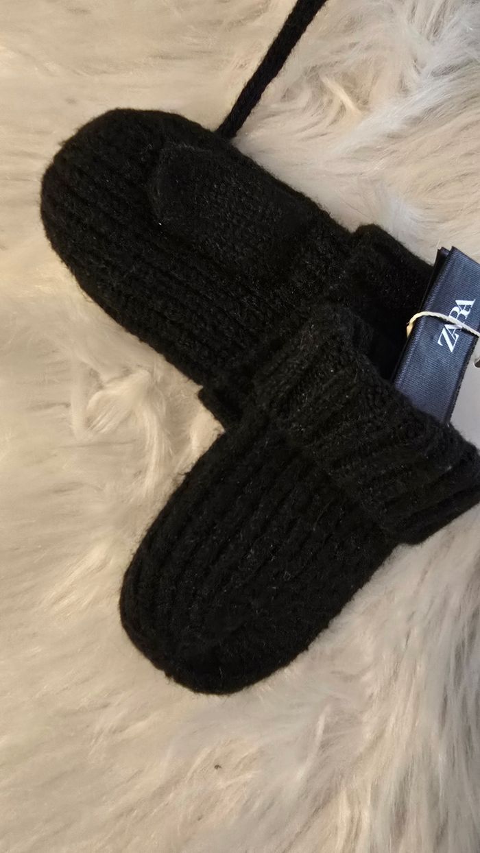 Neufs non portés  bonnet et mouffles unisex 3/5ans - photo numéro 4