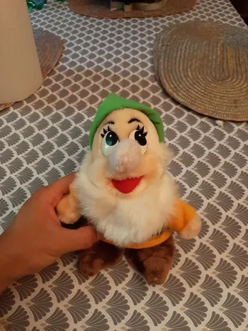 Peluche Blanche-Neige sept nains vintage Hasbro