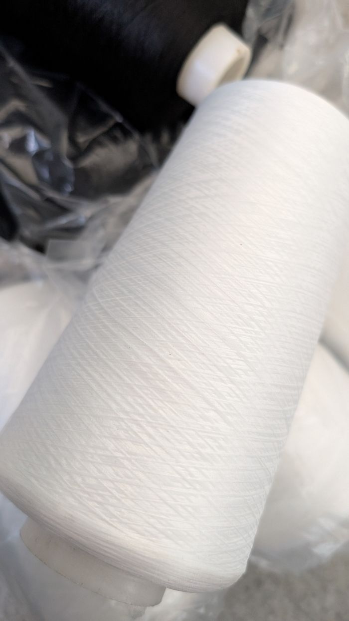 Lot de bobines de fil pour surjeteuse / surfilage - photo numéro 3