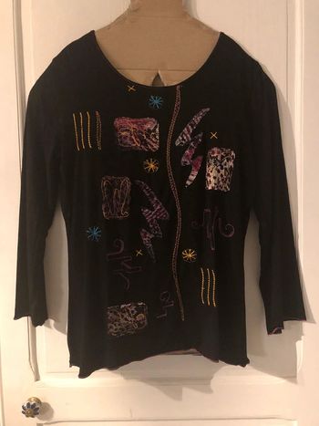 MM10- Haut noir et broderies T 42-44