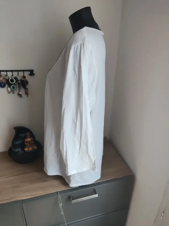 Haut taille 46-48 blanc - photo numéro 2